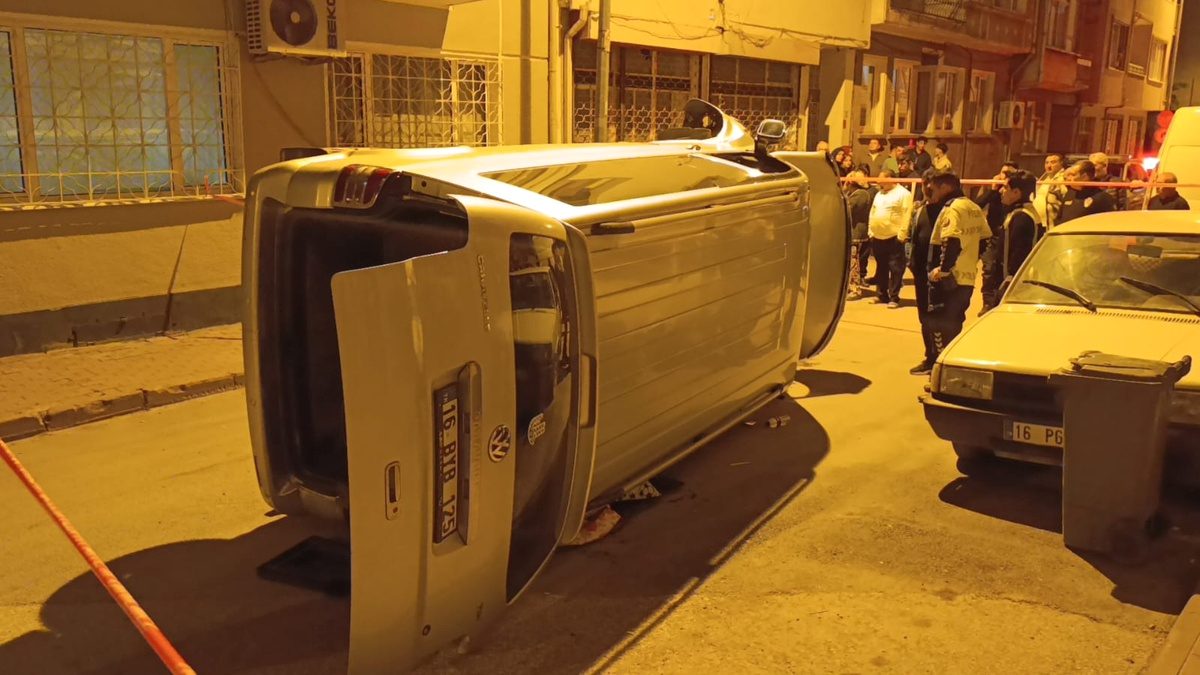 İnegöl'de meydana gelen olayda minibüs kontrolünü kaybederek kaza yaptı. Detaylar