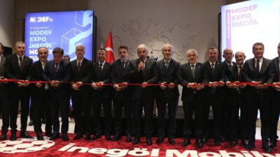 İnegöl'de düzenlenen mobilya fuarı, sektörün önde gelen firmalarını ve yeni