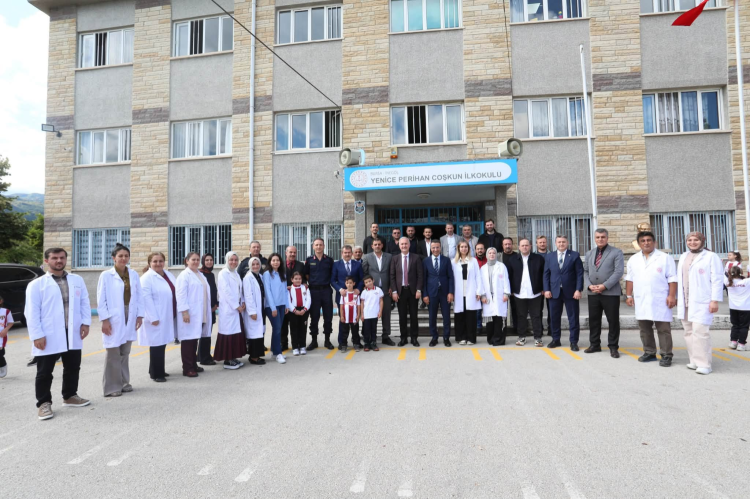İnegöl'de Öğrencilere Forma Dağıtımı Devam Ediyor