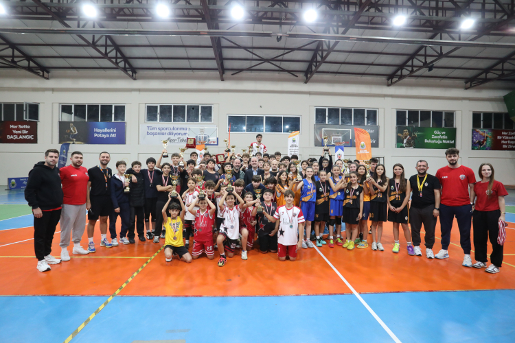 İnegöl’de Sokak Basketbolu Turnuvası Tamamlandı