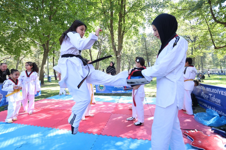 İnegöl’de Spor Şenliği yoğun katılım sağladı