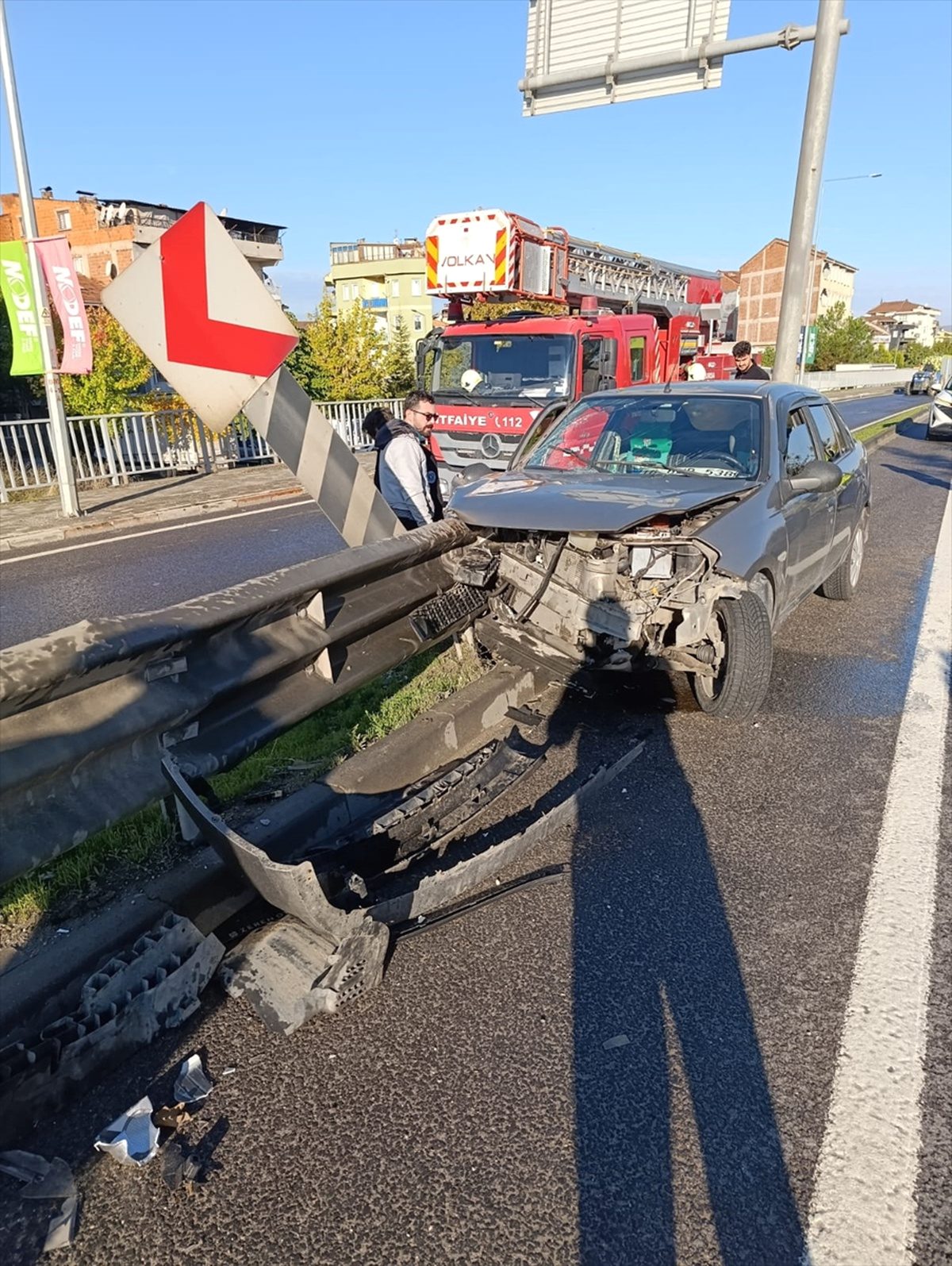 İnegöl'de meydana gelen trafik kazasında 2 kişi yaralandı. Olayla ilgili