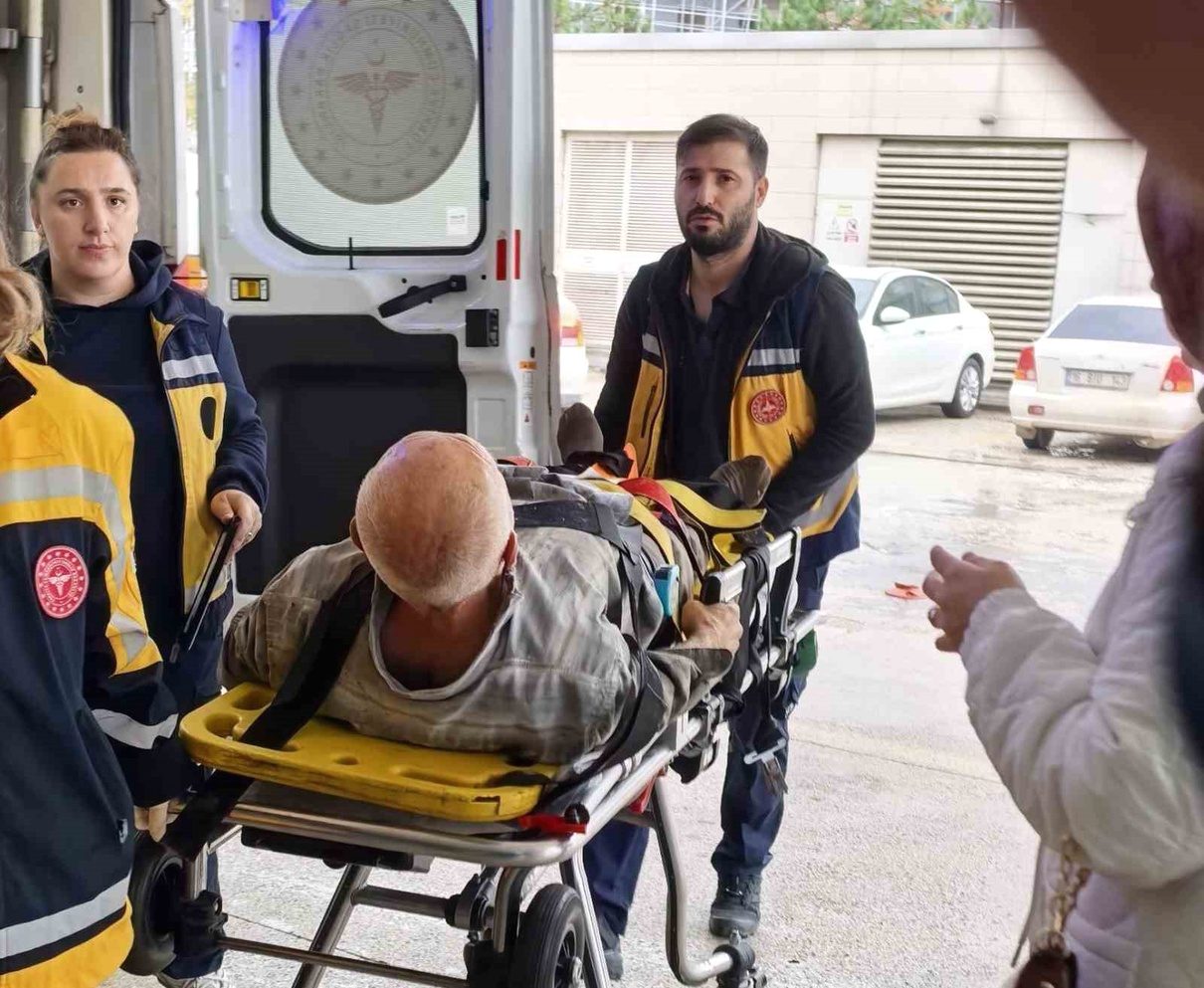 İnegöl’de yük asansörünün düşmesi sonucu bir usta yaralandı. Olayın ayrıntıları