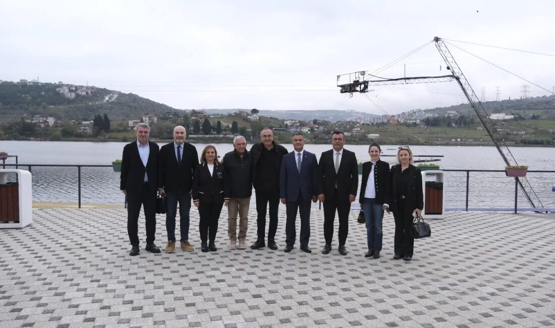 Sunay Akın, İzmit’in Bıçkıdere bölgesini ziyaret ederek bölgenin kültürel dokusunu