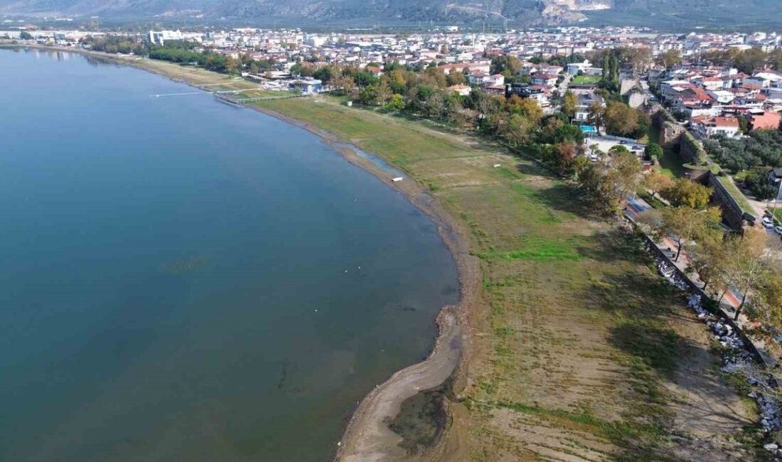 Yağışlara rağmen İznik Gölü’nde yaşanan çekilmenin nedenleri ve gölün su