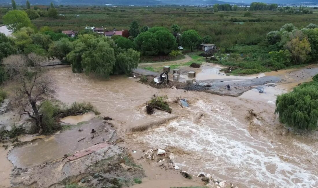 İznik’te şiddetli sağanak nedeniyle oluşan sel etkileri, yerel halk ve