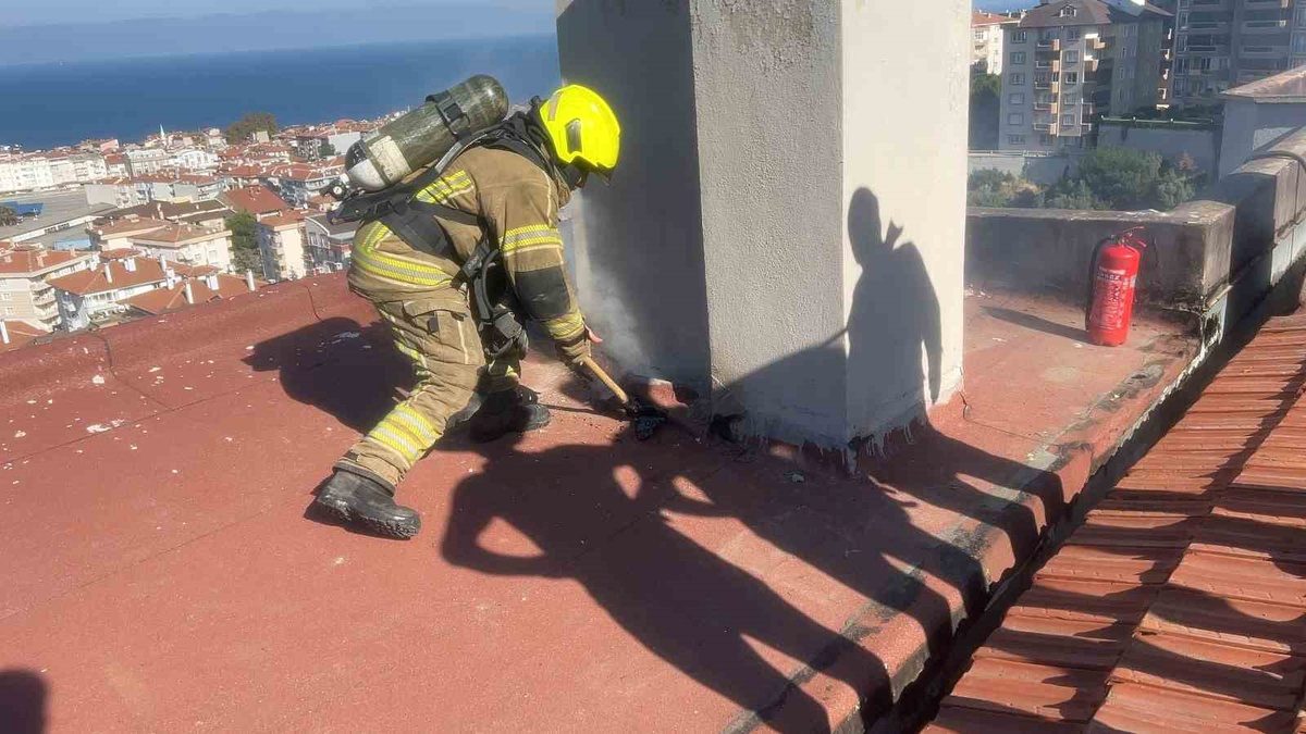 Mudanya'da meydana gelen çatı yangını toplum güvenliği açısından önemli olup,