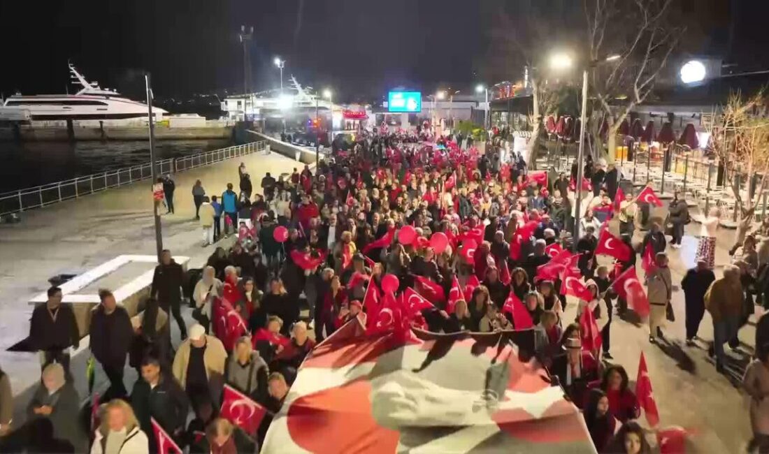 Mudanya’da Cumhuriyet Bayramı, düzenlenen törenler ve etkinliklerle coşku içinde kutlandı.