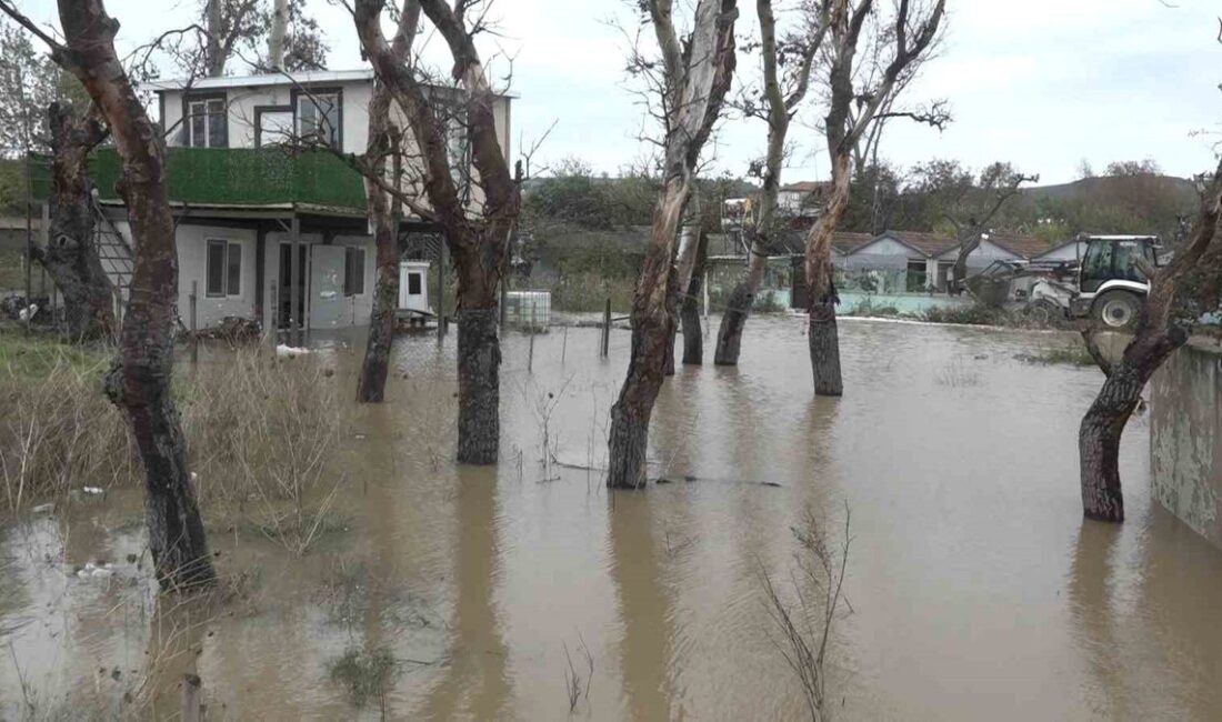 Mudanya'da yaşanan şiddetli sağanak yağışın etkileri, olası sel ve su