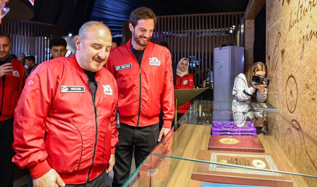 Mustafa Varank, TEKNOFEST etkinliğine katıldı. Teknoloji ve inovasyon alanındaki gelişmeleri