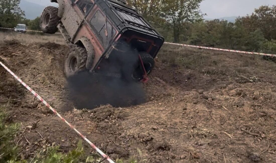 Mustafakemalpaşa’da Kapıdağ Ekibi, elde ettiği başarılı sonuçlarla iki kupa kazanarak