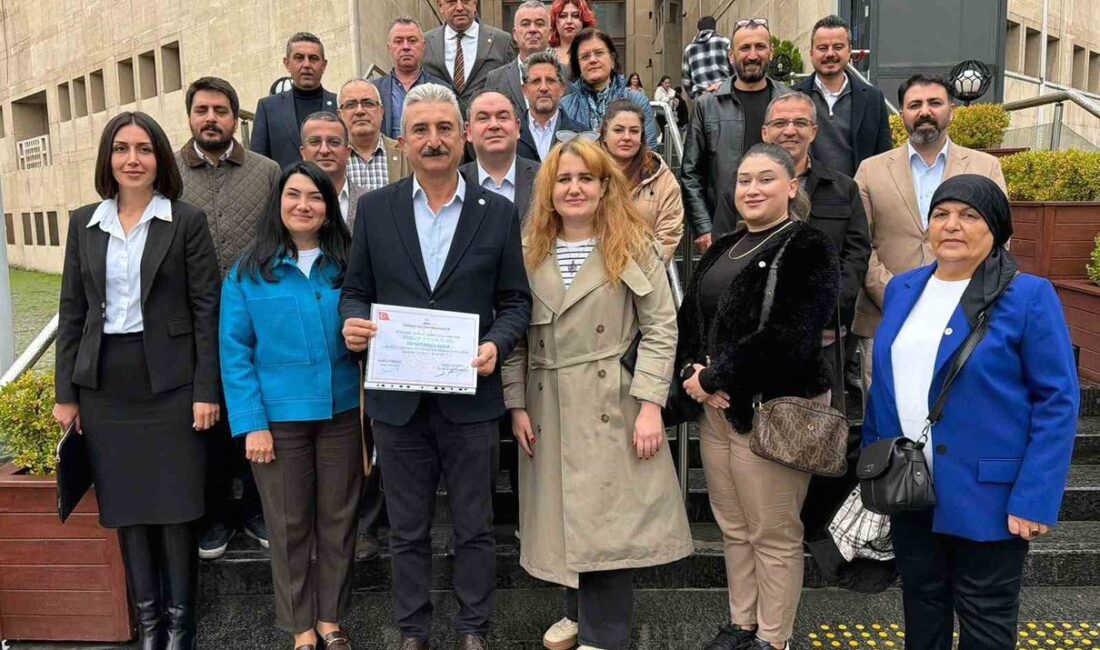 Nihat Yeşiltaş, Bursa’da mazbatasını alarak görevine resmen başladı. Tören ve