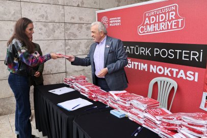 Nilüfer’de Atatürk Posteri Dağıtımı Başladı