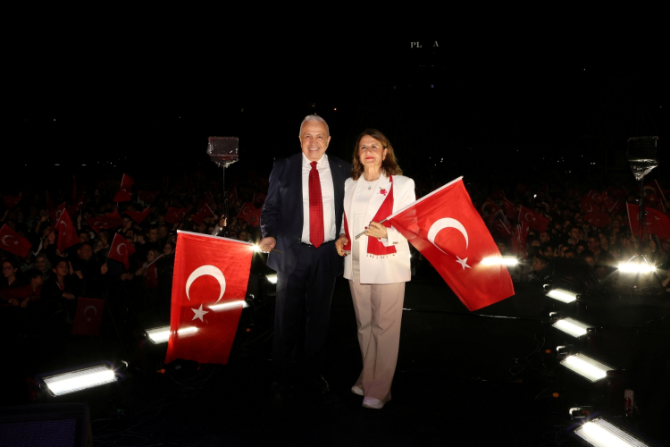 Nilüfer’de Cumhuriyet Coşkusu Can Bonomo’yla Sürdü