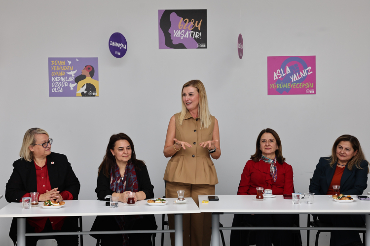 Nilüfer’de Kadın Muhtarlar Günü Kutlandı