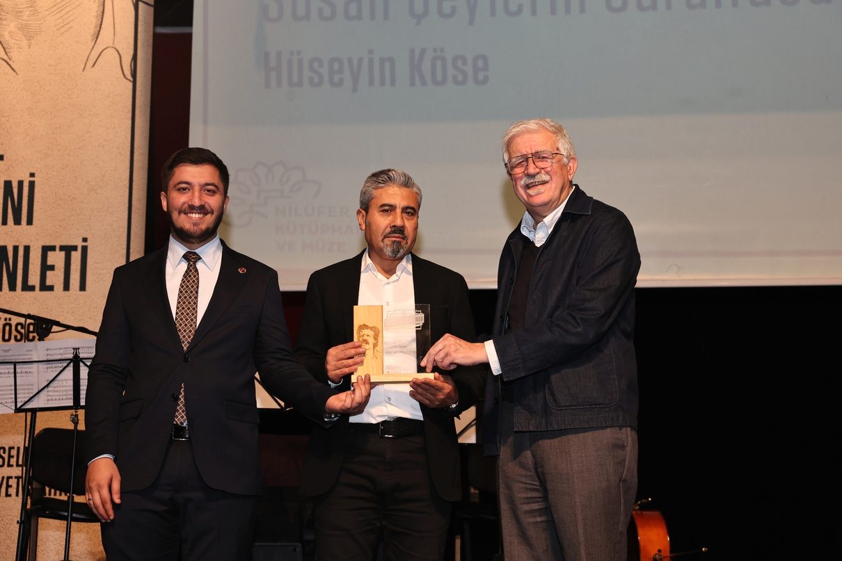 Nilüfer’de düzenlenen törende Mehmet H. Doğan Ödülü, edebiyat alanındaki çalışmalarıyla