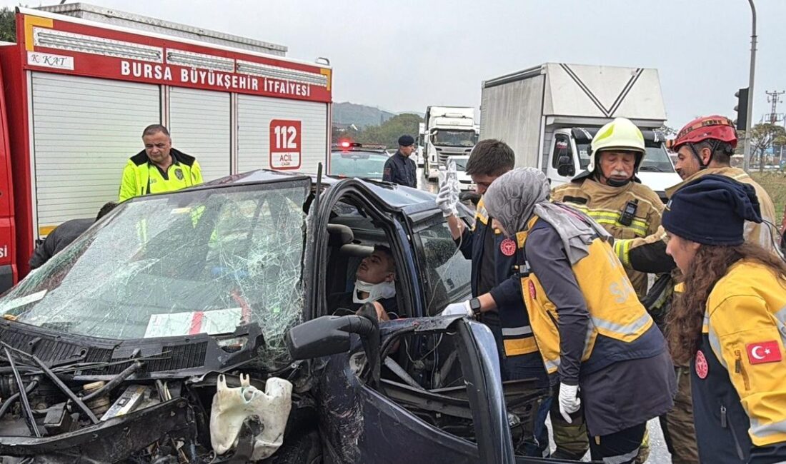 Orhangazi'de meydana gelen trafik kazasında 2 kişi yaralandı. Detaylar ve