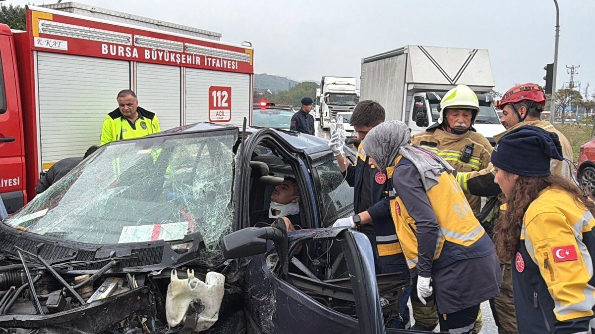 Orhangazi'de meydana gelen trafik kazasında 2 kişi yaralandı. Detaylar ve