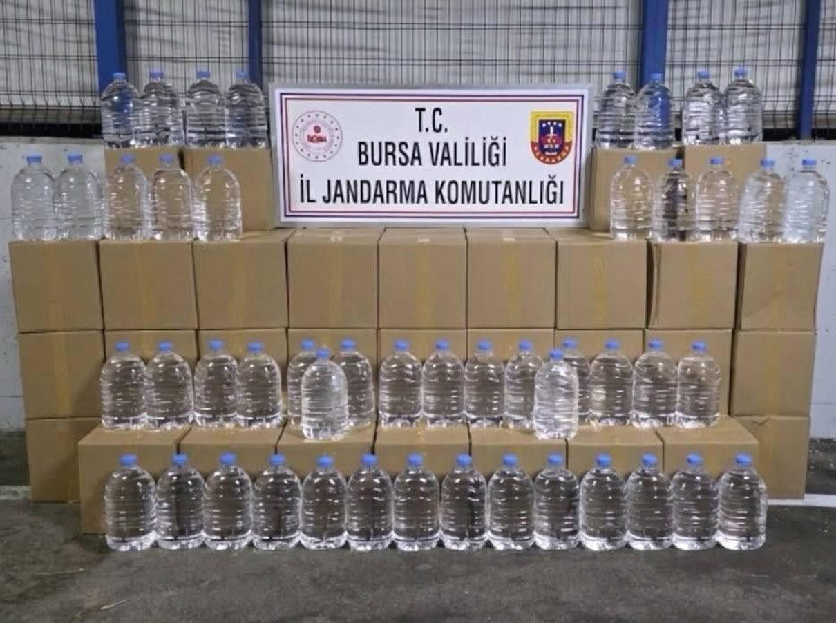 Osmangazi’de düzenlenen operasyonda 1.260 litre etil alkol ele geçirildi. Olayla