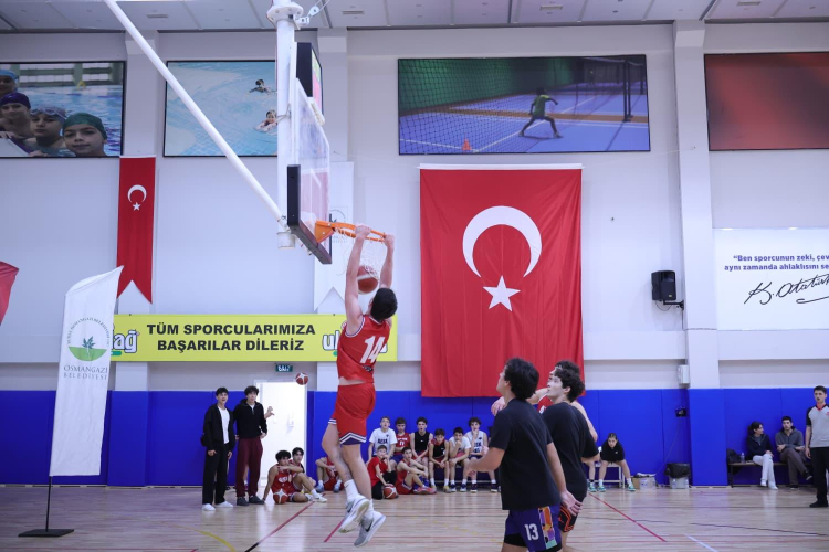 Osmangazi’de Cumhuriyet Coşkusu Potada Yaşandı