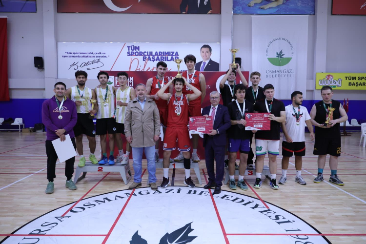 Osmangazi’de Cumhuriyet Coşkusu Potada Yaşandı
