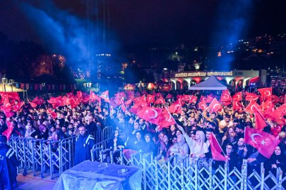 Osmangazi’de Cumhuriyet Coşkusu Yağmura Rağmen Sürdü