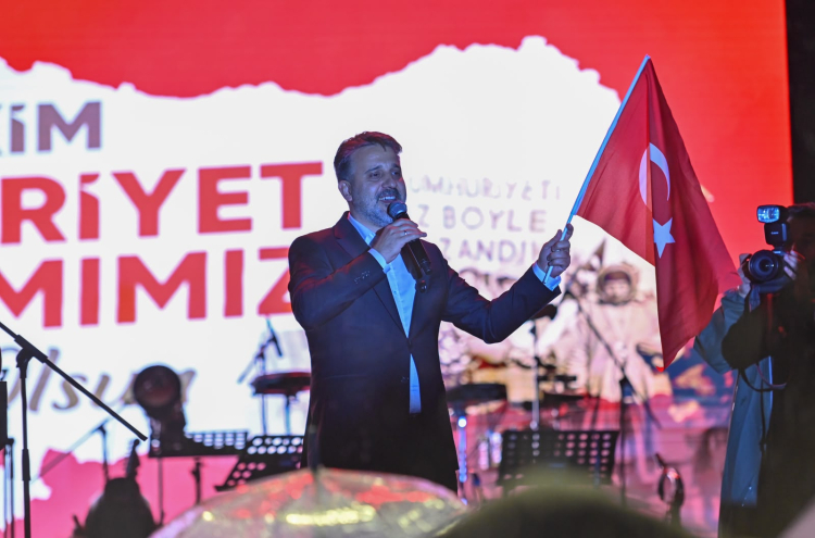 Osmangazi’de Cumhuriyet Coşkusu Yağmura Rağmen Sürdü