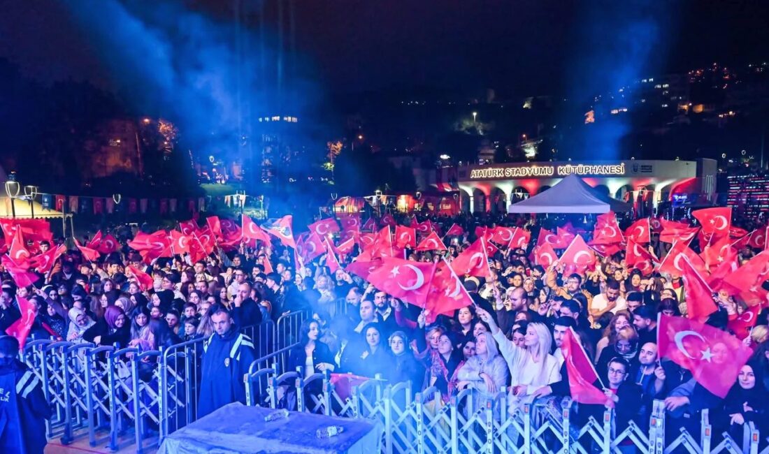 Osmangazi’de Cumhuriyet Bayramı coşkusu, yağışa rağmen düzenlenen etkinliklerle sürdü; vatandaşlar