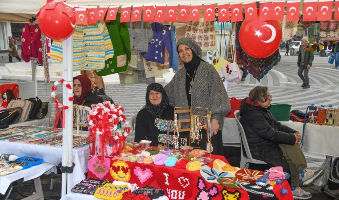 Osmangazi’de kadın girişimciler, Cumhuriyet Sokağı’nda ürünlerini tanıtıp satışa sunarak yerel