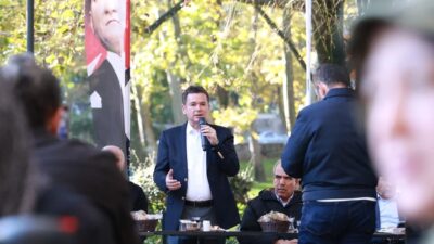 Osmangazi'de Mahalle Buluşmaları devam ediyor. Vatandaşların sorunlarını dinliyor, çözümler üretiyoruz.