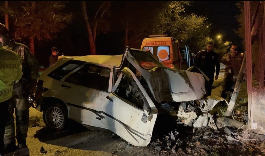 Otomobilin duvara çarpması sonucu sürücü yaralandı. Olayla ilgili detaylar ve