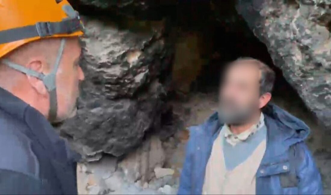 Uludağ’da mağarada mahsur kalan yaşlı adama ekipler yardım etti; kurtarma