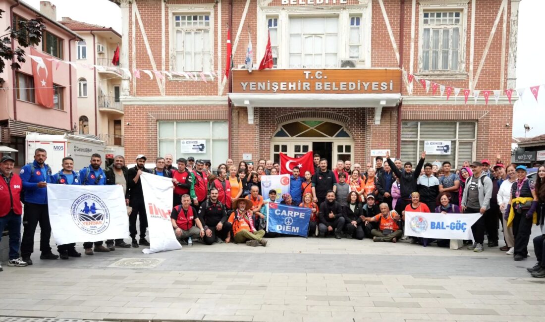 Yenişehir'de düzenlenen doğa yürüyüşü etkinliği, katılımcılardan yoğun ilgi gördü ve