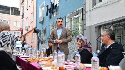 Yıldırım Belediye Başkanı Oktay Yılmaz, vatandaşlarla sokak kahvaltısında buluşarak ilçeye