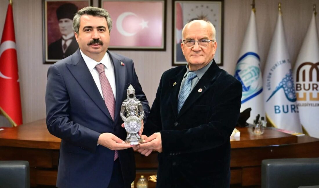 Yıldırım'da düzenlenen Gaziler programı, kahramanlarımızı onurlandırmak ve teşekkür etmek amacıyla